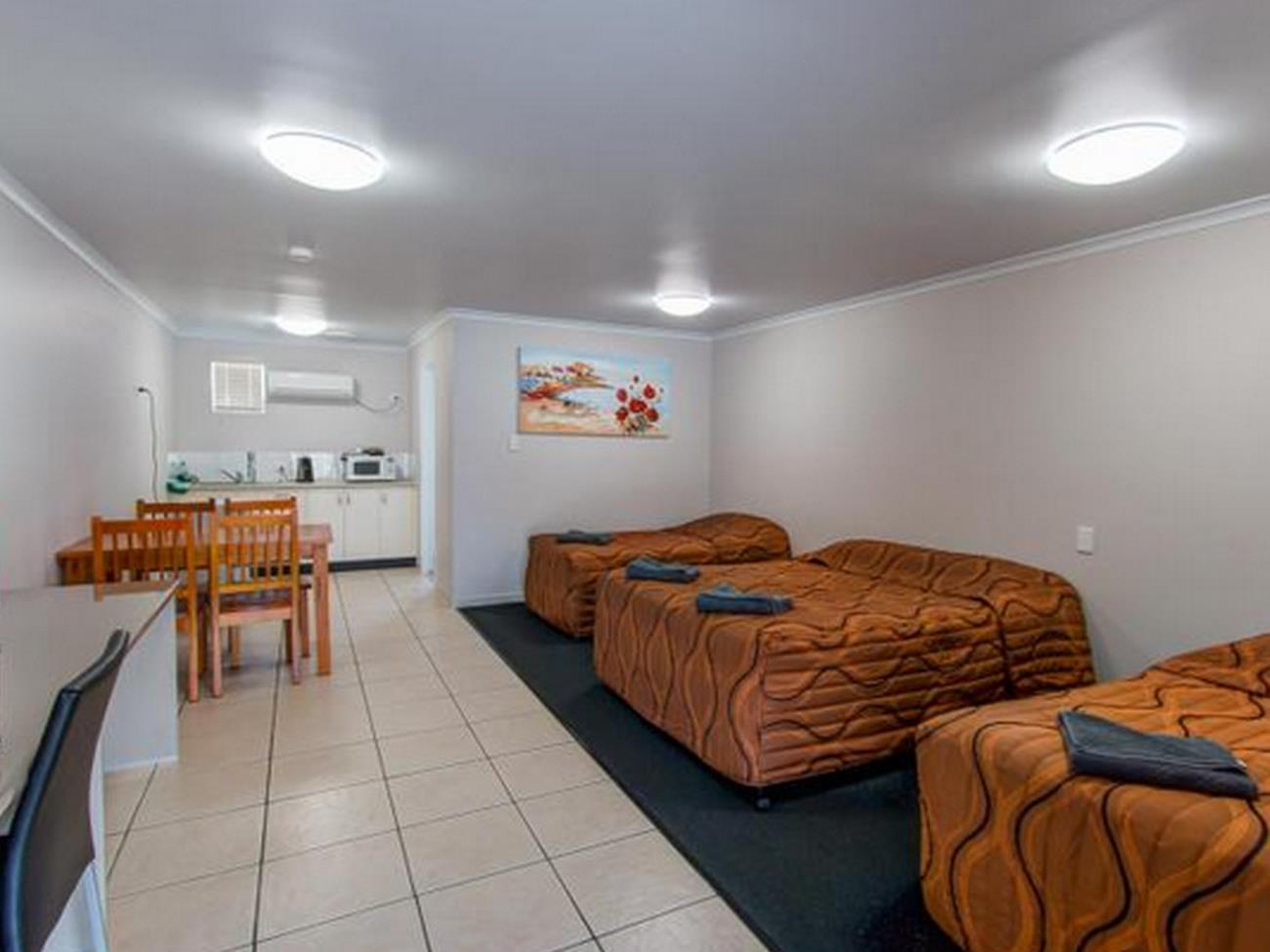 Galaxy Mackay Motor Inn Exterior photo